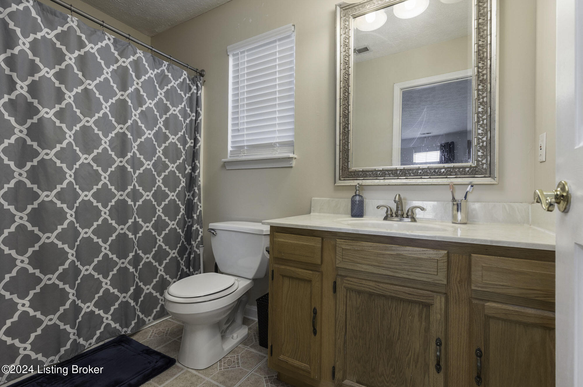 6513 Harrogate Road Louisville, KY 40229 - Photo 21 of 41 Harogate021