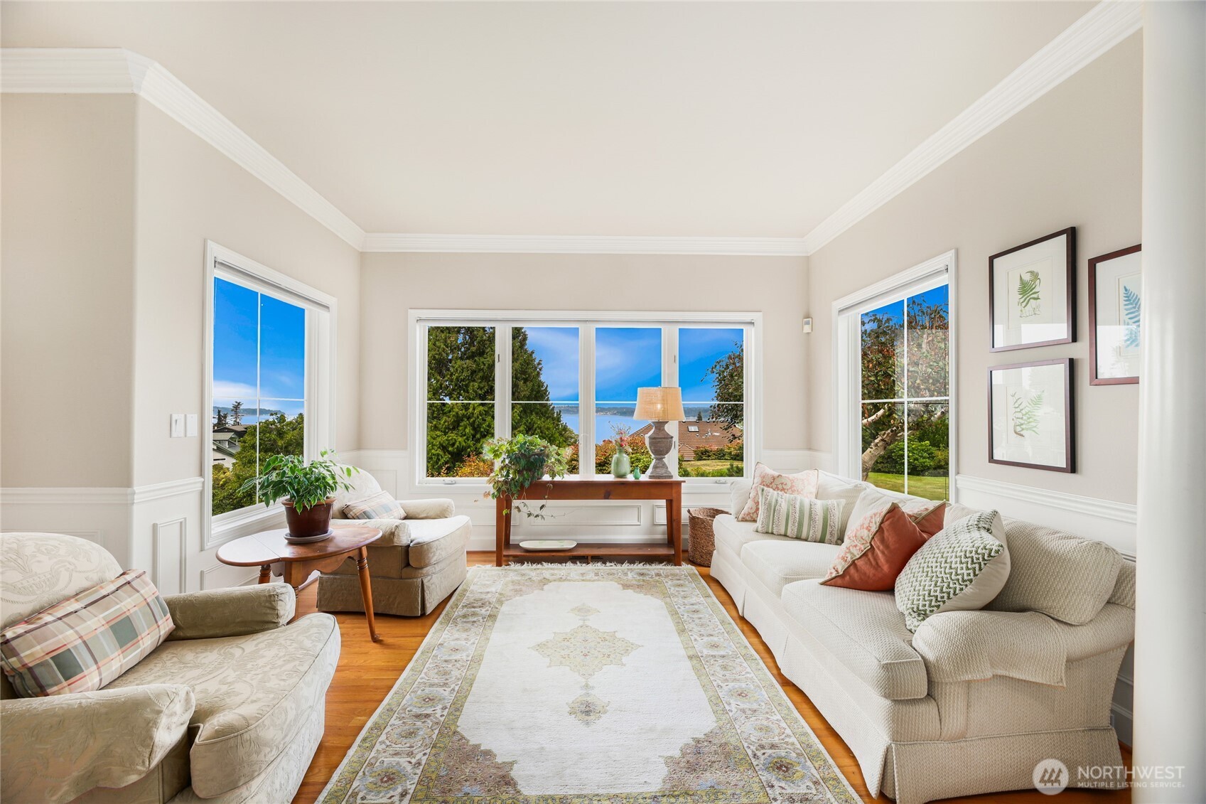 621 Southwest 295th Place Federal Way, WA 98023 - Photo 14 of 35 a living room with furniture and a large window