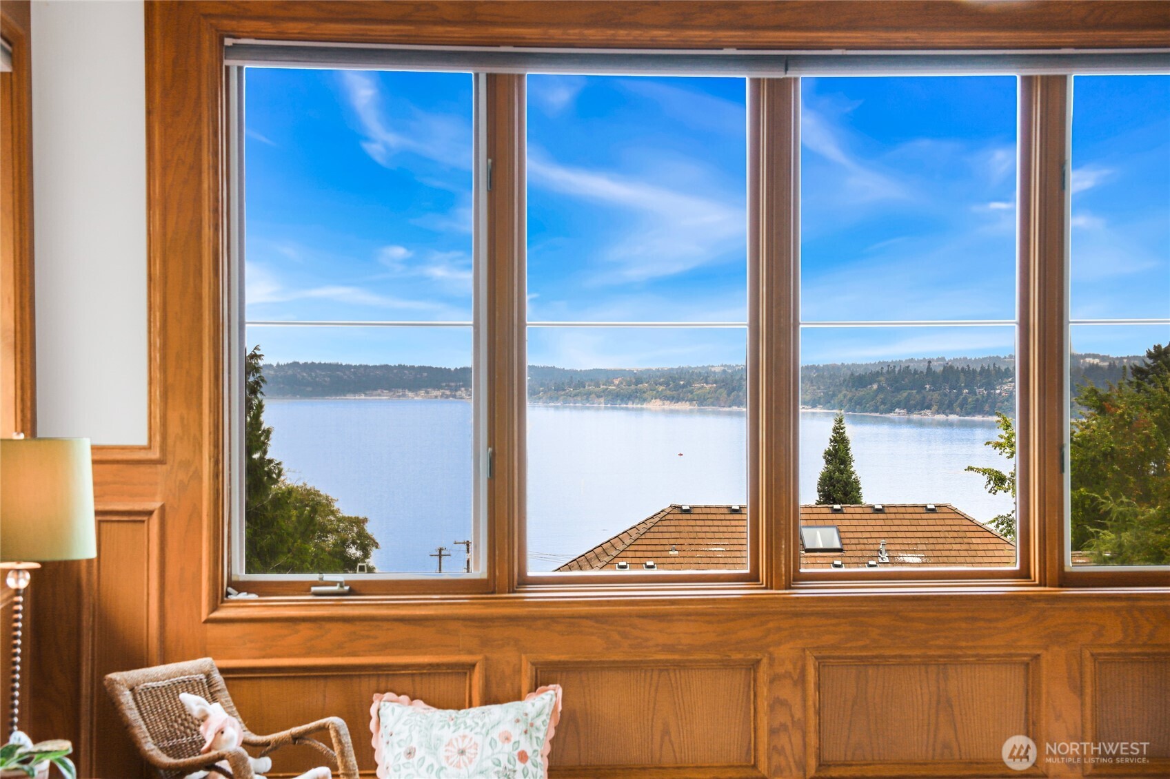 621 Southwest 295th Place Federal Way, WA 98023 - Photo 2 of 35 a view of a window