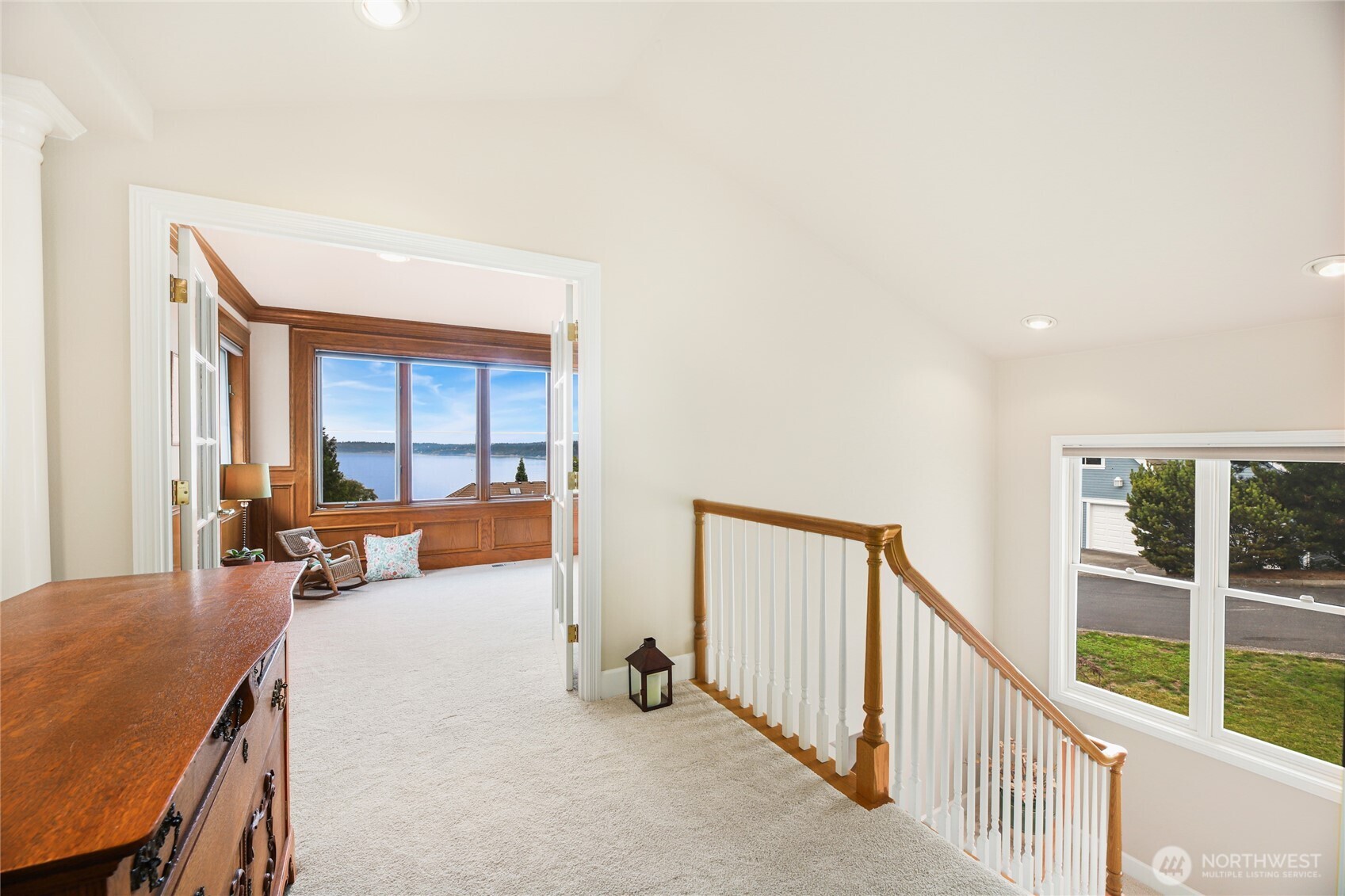 621 Southwest 295th Place Federal Way, WA 98023 - Photo 21 of 35 a view of a livingroom with furniture and a window