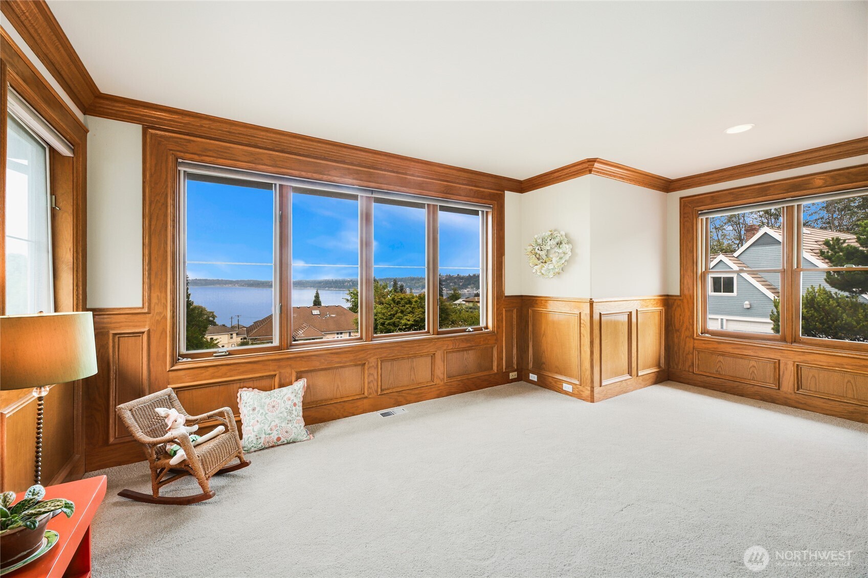 621 Southwest 295th Place Federal Way, WA 98023 - Photo 27 of 35 a view of a livingroom with furniture and a window