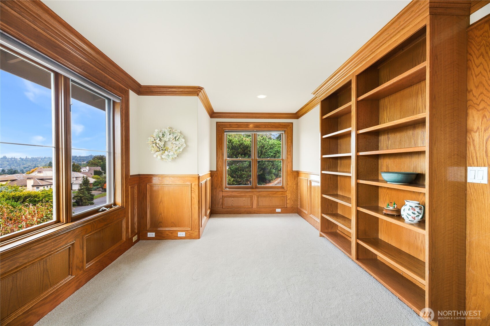 621 Southwest 295th Place Federal Way, WA 98023 - Photo 28 of 35 a view of an empty room with a window