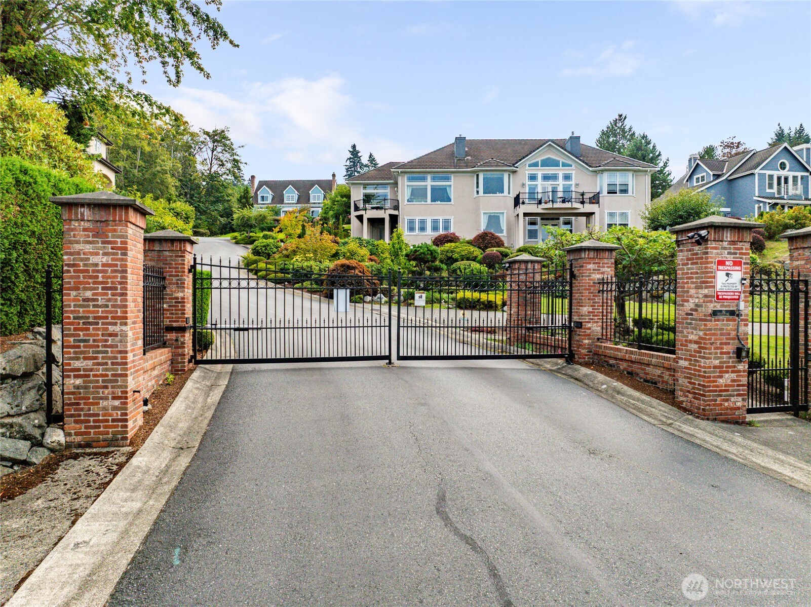 621 Southwest 295th Place Federal Way, WA 98023 - Photo 4 of 35 a view of a house with a wooden fence