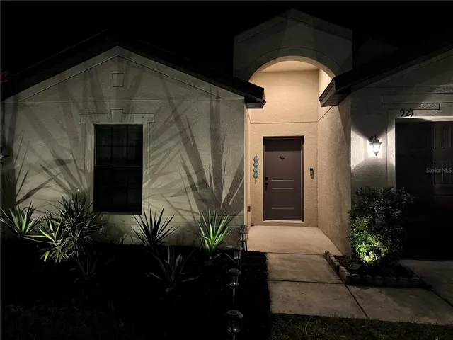 $315,000 | 921 Wynnmere Walk Avenue, Ruskin, FL 33570