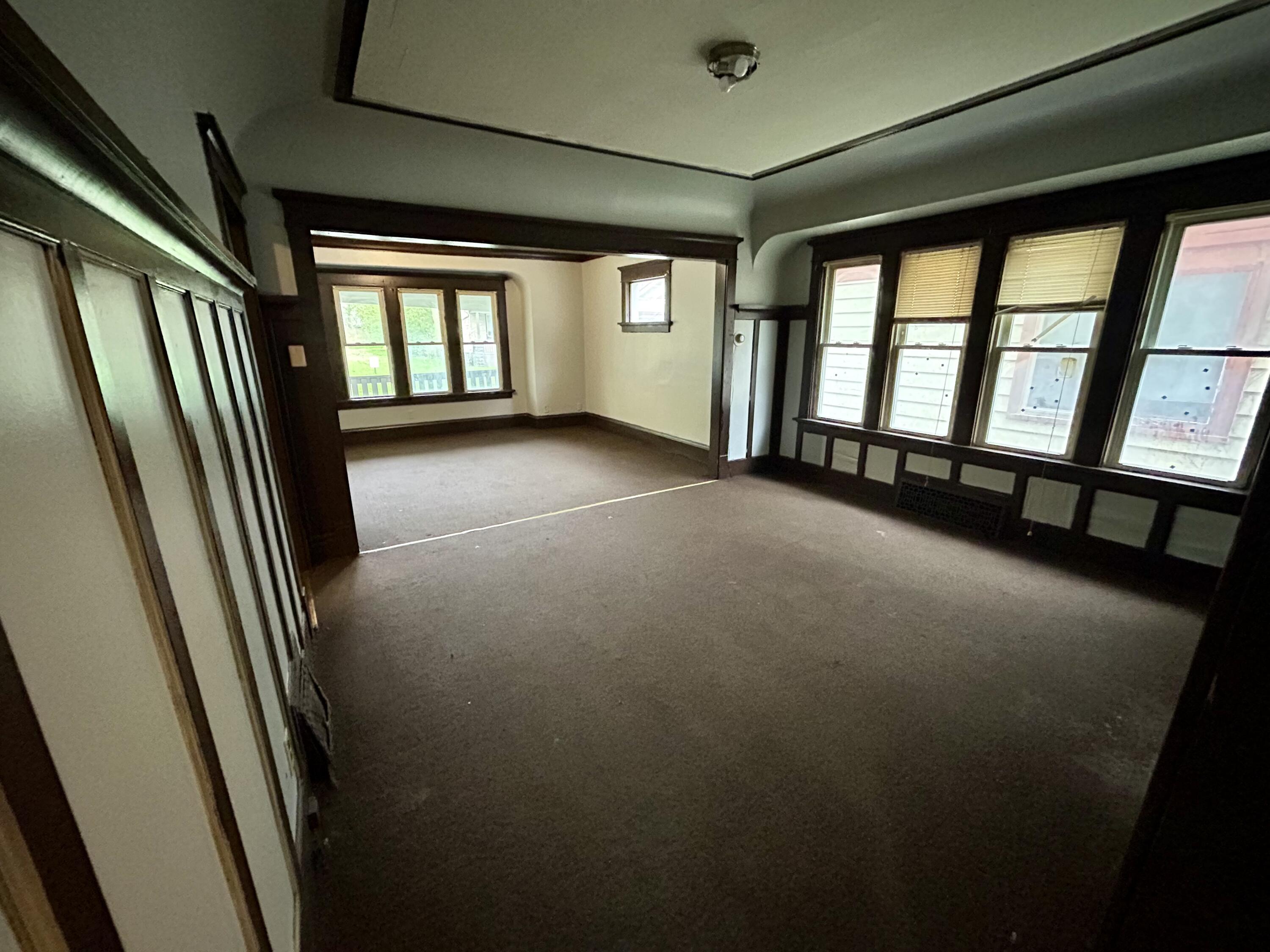 3017 North 28th Street Milwaukee, WI 53210 - Photo 6 of 18 Living Room/ Dining Room