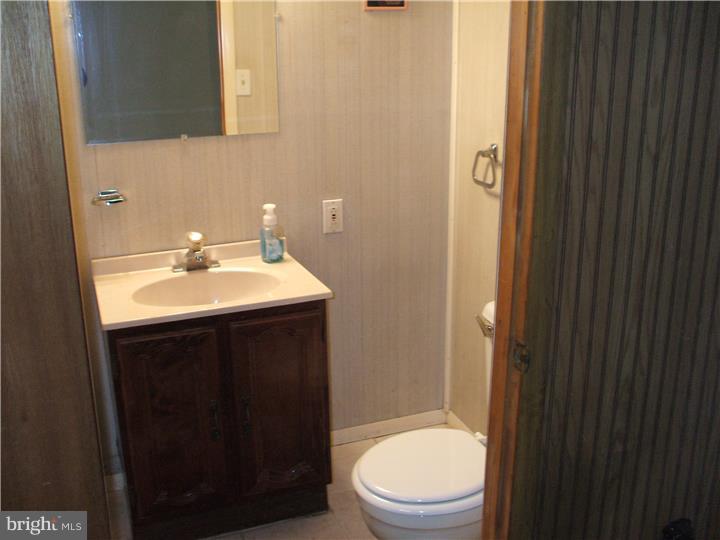 2001 Heather Road Folcroft, PA 19032 - Photo 14 of 16 Bathroom