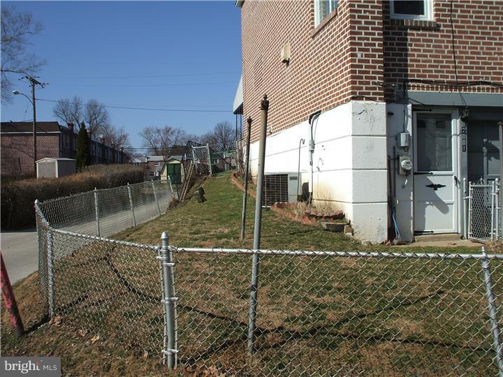 2001 Heather Road Folcroft, PA 19032 - Photo 15 of 16 Side Yard