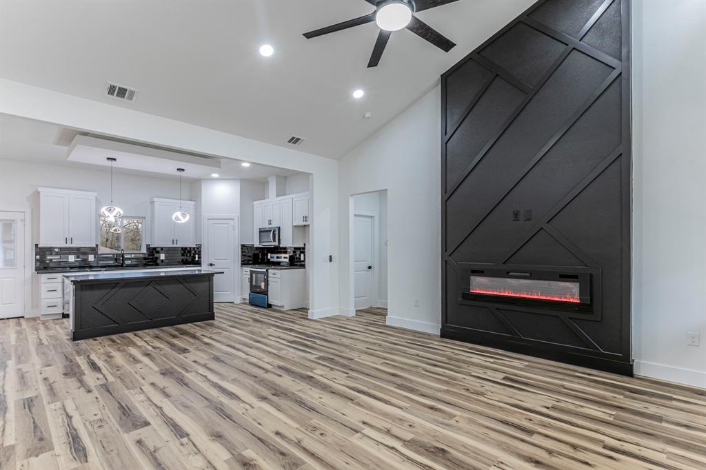 4898 Point La Vista Road Malakoff, TX 75148 - Photo 2 of 26