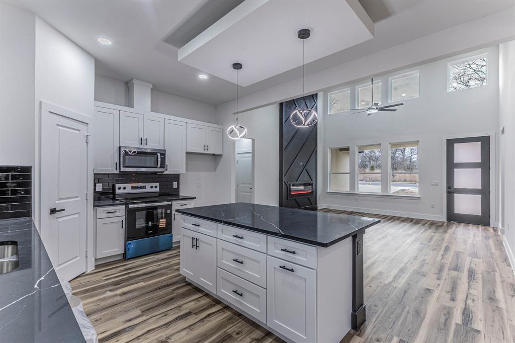 4898 Point La Vista Road Malakoff, TX 75148 - Photo 7 of 26