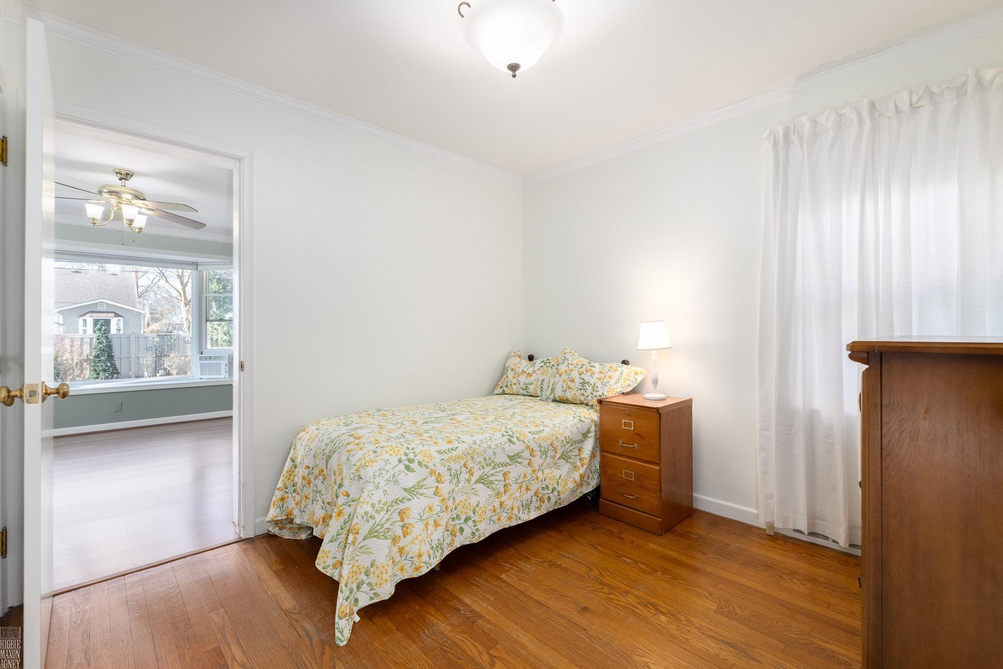 2057 Hawthorne Road Grosse Pointe Woods, MI 48236 - Photo 16 of 43