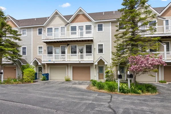 $425,000 | 86 Spinnaker Drive, Manistee, MI 49660