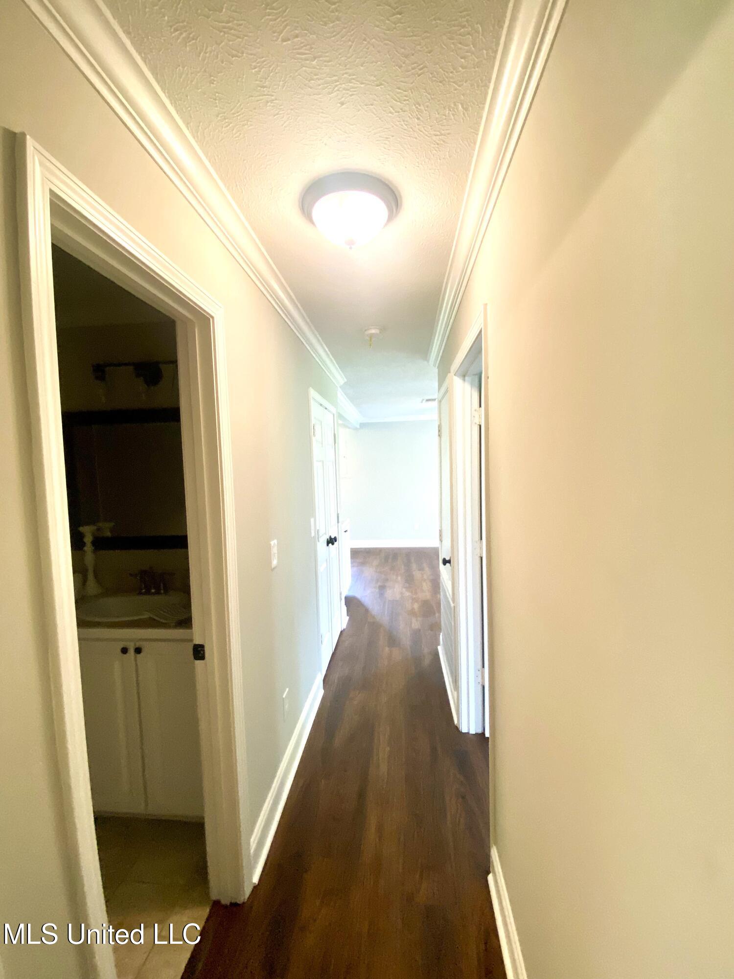 1368 John Warren Road Bolton, MS 39041 - Photo 24 of 65 HALLWAY2