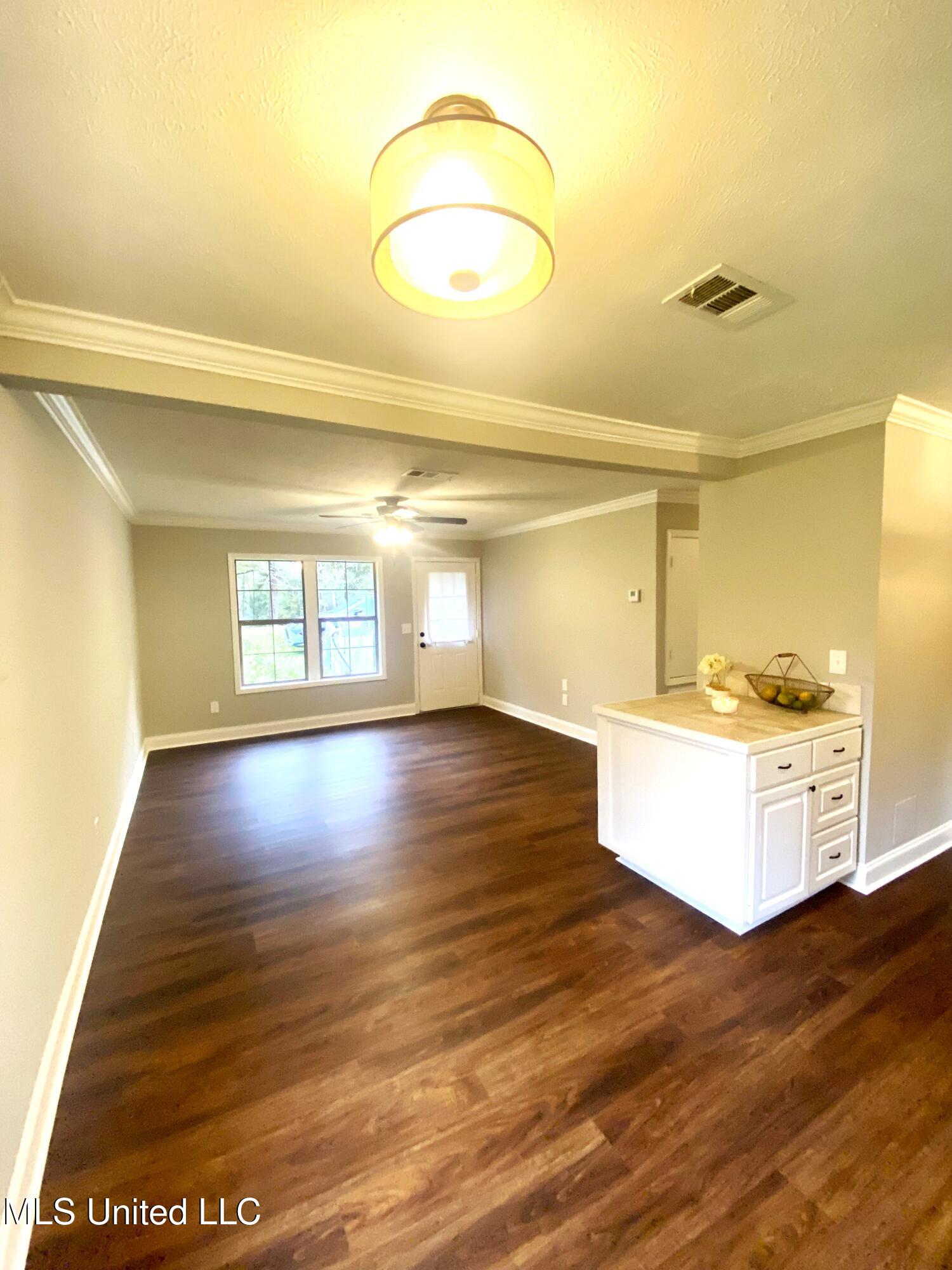 1368 John Warren Road Bolton, MS 39041 - Photo 49 of 65 LIVINGROOM7
