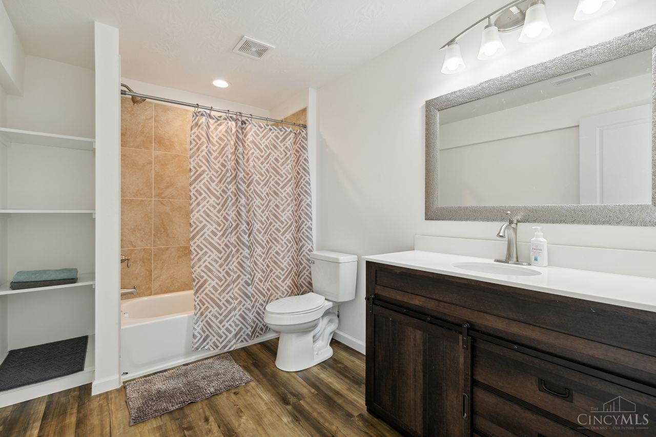 855 Sunrise Ridge Court Maineville, OH 45039 - Photo 25 of 32 Lower Level Full Bath, Tub with Shower, LVT flooring, brushed nickel fixturesl.