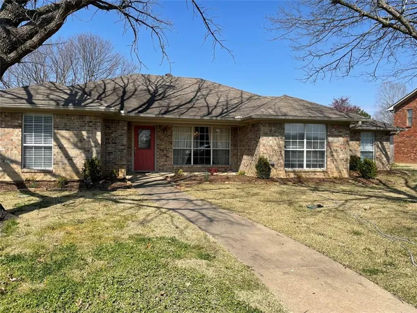 $2,550 | 3935 Misty Lane, Paris, TX 75462