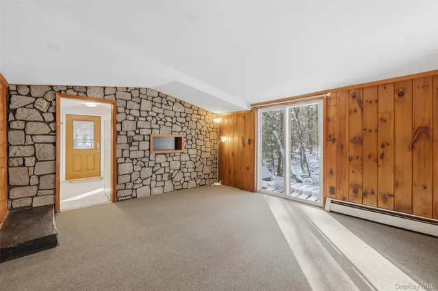 $1,350 | 269 Oakland Valley Road, Cuddebackville, NY 12729