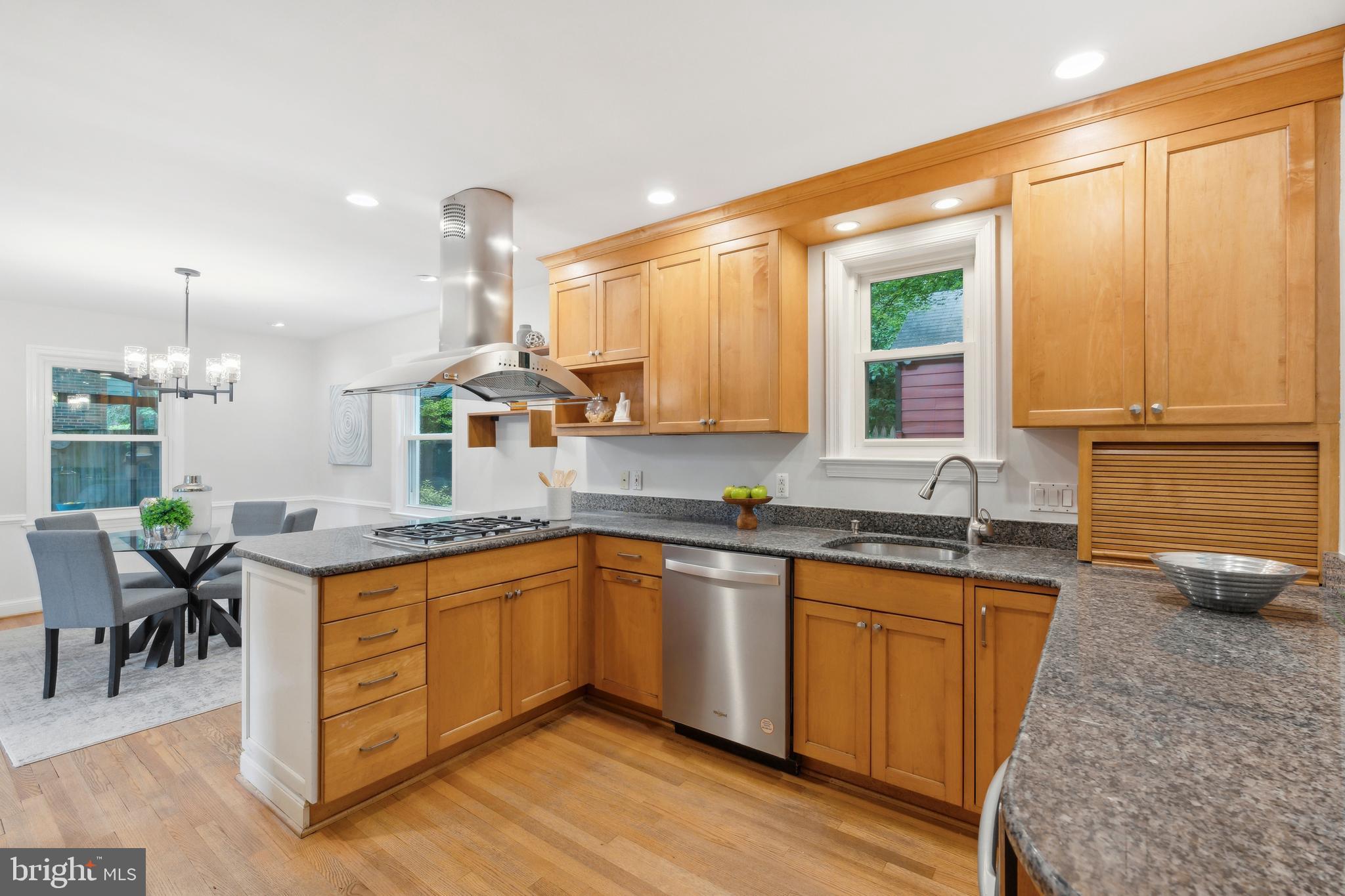 8404 Galveston Road Silver Spring, MD 20910 - Photo 8 of 37 Gallery Image 8