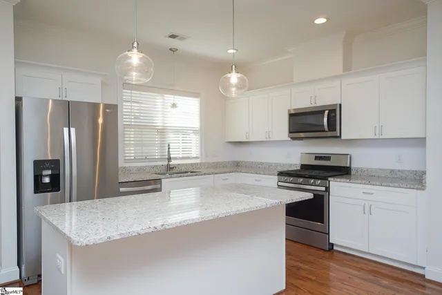 $3,250 | 101 Sumner Street, Greenville, SC 29601