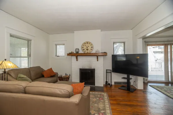 $619,900 | 219 West Oak Avenue, Wheaton, IL 60187