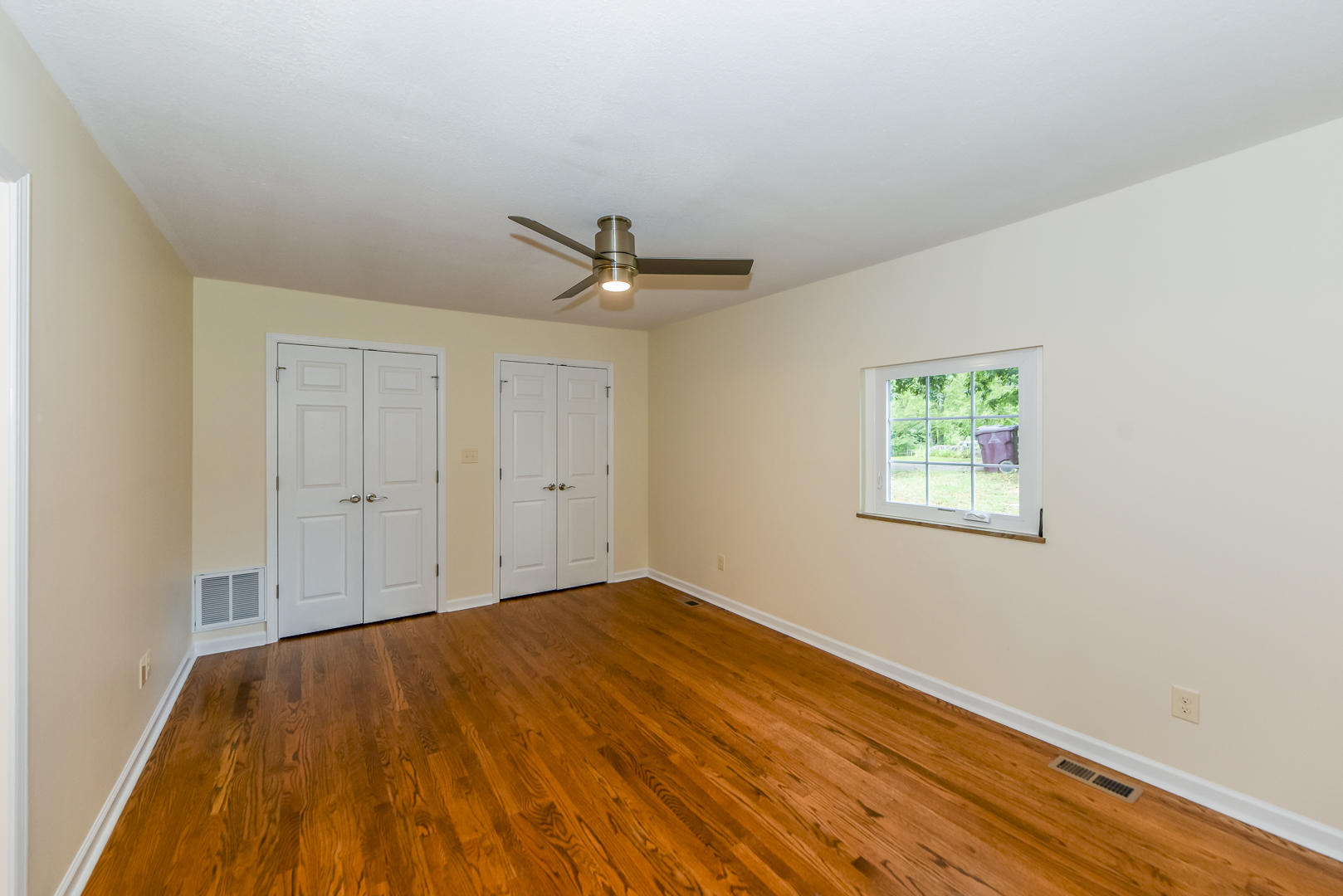 258 Harding Street Alcoa, TN 37701 - Photo 20 of 25 Master Bedroom 2 closets