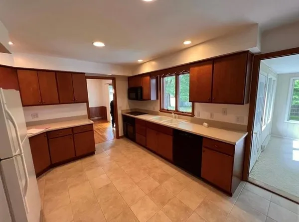$2,700 | 2437 Rhonda Drive, Vestal, NY 13850