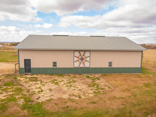 $450,000 | 7876 Hickory Grove Road, Savanna, IL 61074