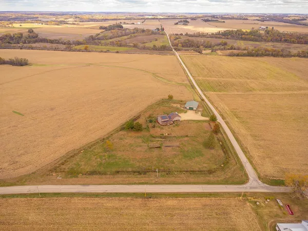 $450,000 | 7876 Hickory Grove Road, Savanna, IL 61074