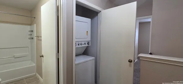 $1,400 | 8611 Kingsbury View, Unit 1, San Antonio, TX 78240