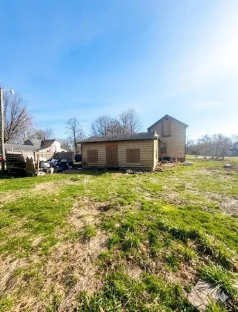 $30,000 | 17806 East State Street, Vandalia, MI 49095