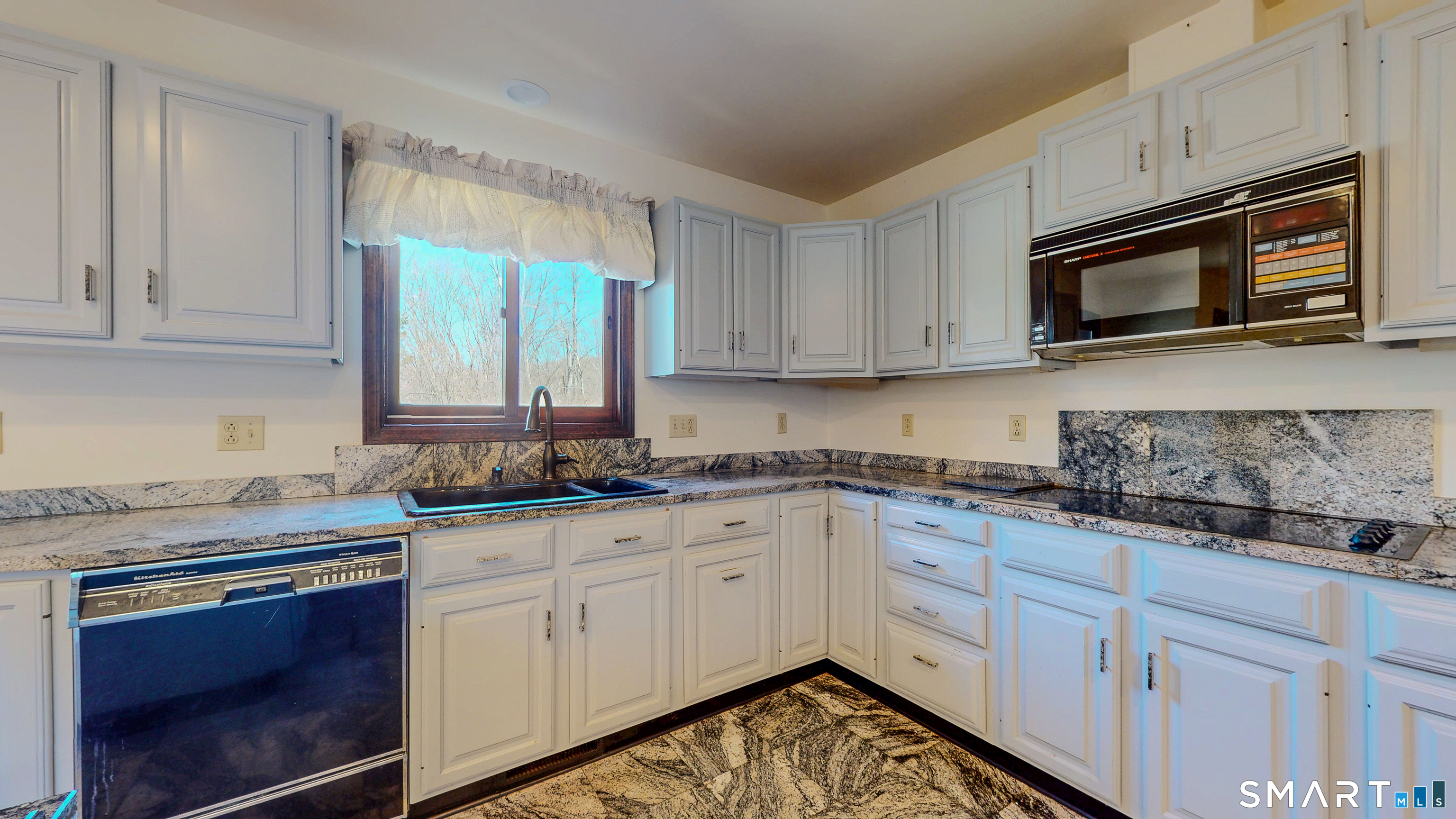 19 Marchant Road Redding, CT 06896 - Photo 7 of 39