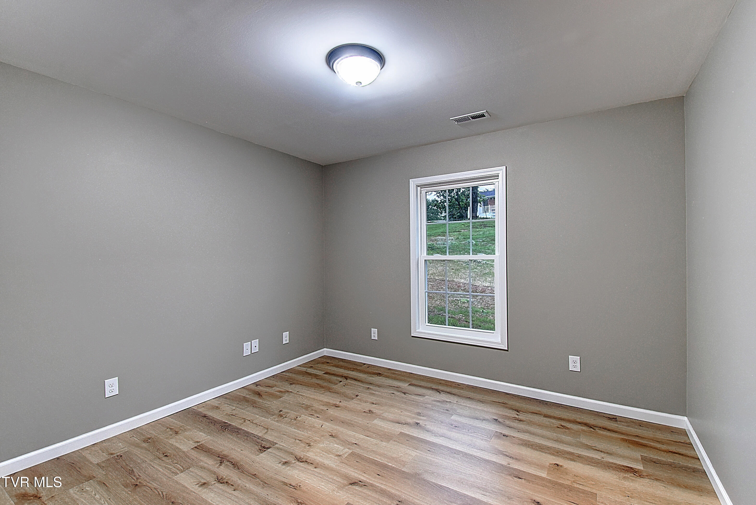 1651 Siam Road Elizabethton, TN 37643 - Photo 31 of 36 27
