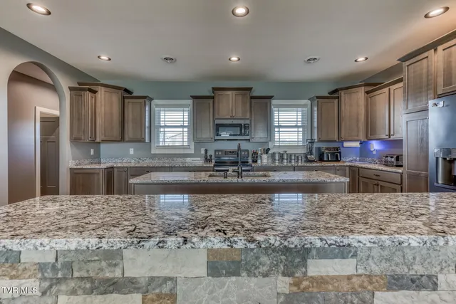 $679,900 | 210 Raders Sidetrack Road, Greeneville, TN 37743