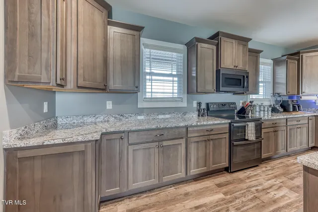 $679,900 | 210 Raders Sidetrack Road, Greeneville, TN 37743