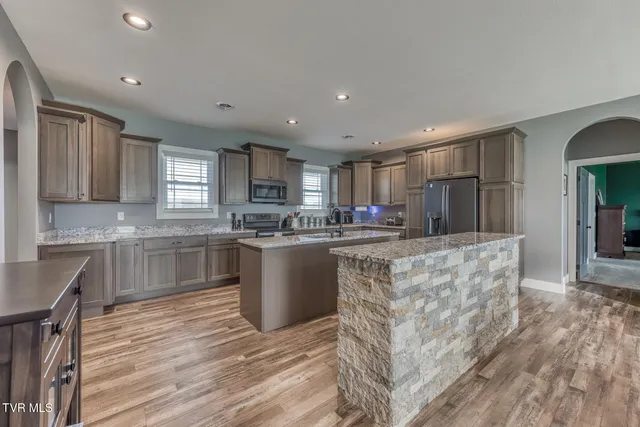 $679,900 | 210 Raders Sidetrack Road, Greeneville, TN 37743