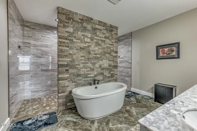 $679,900 | 210 Raders Sidetrack Road, Greeneville, TN 37743