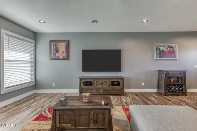 $679,900 | 210 Raders Sidetrack Road, Greeneville, TN 37743