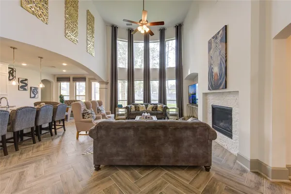 $799,900 | 523 Caverna Street, Montgomery, TX 77316