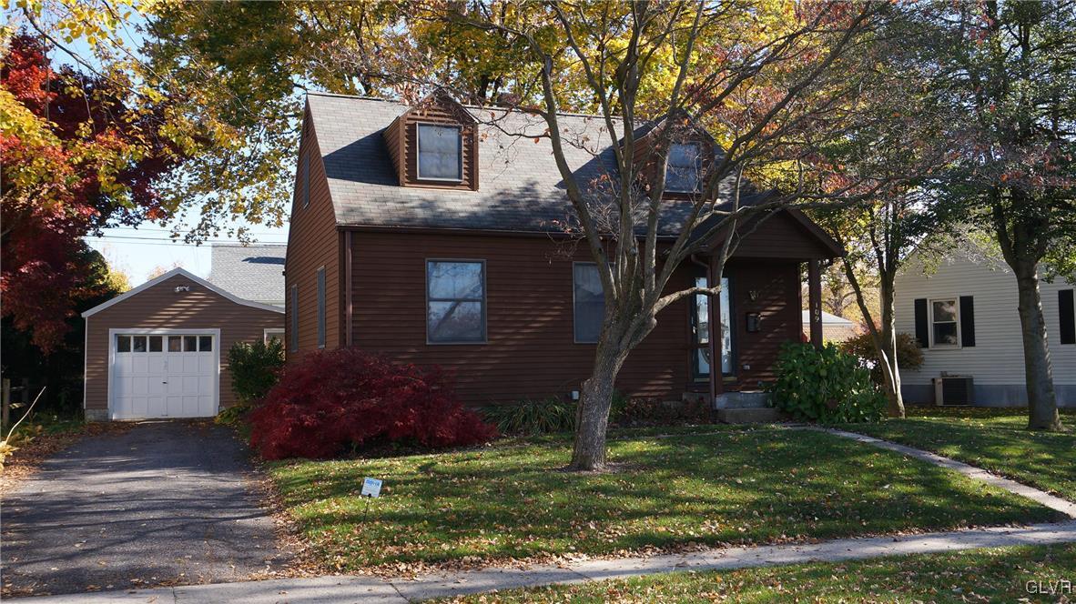 109 Cedar Road Hellertown, PA 18055 - Photo 3 of 43 Gallery Image 3