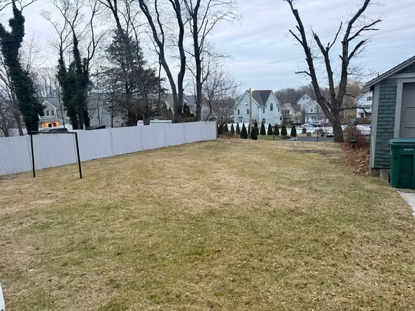 $2,800 | 5 Lothrop Street, Unit 1F, Plymouth, MA 02360
