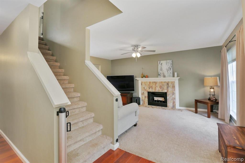 375 Natanna Drive Howell, MI 48843 - Photo 7 of 35