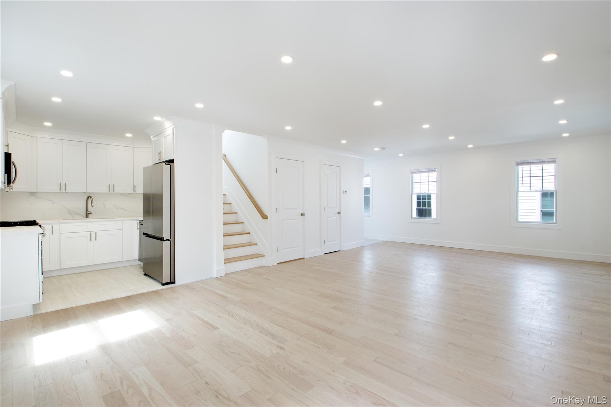 48b Linwood Road North, Unit B Port Washington, NY 11050 - Photo 5 of 25 Gallery Image 5