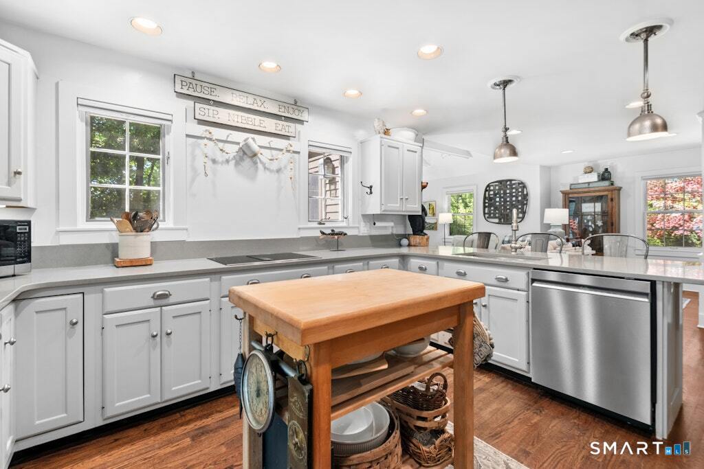 8 Seagate Road Darien, CT 06820 - Photo 13 of 33