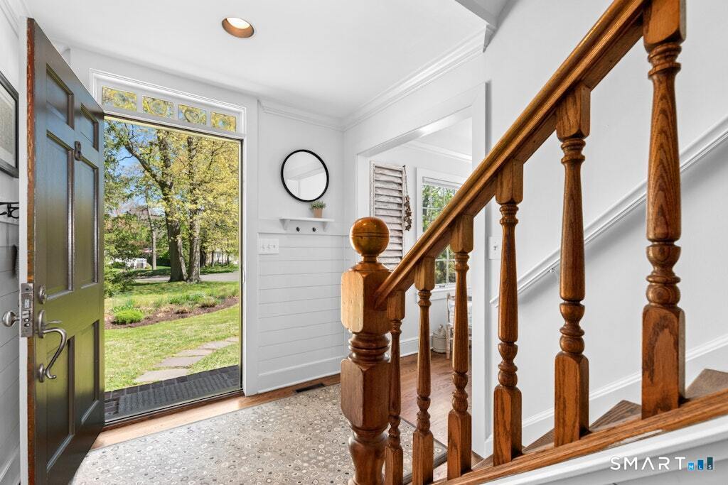8 Seagate Road Darien, CT 06820 - Photo 6 of 33