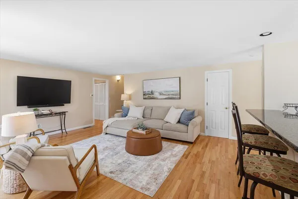 $689,000 | 100 Mid-Iron Way, Unit 7027, Mashpee, MA 02649