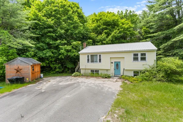 $339,999 | 37 Kimball Lane, Casco, ME 04015