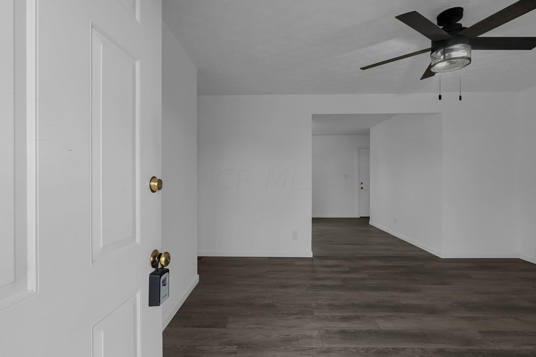 5274 Rampart Road Columbus, OH 43207 - Photo 5 of 27 5-web-or-mls-5274-rampart-rd