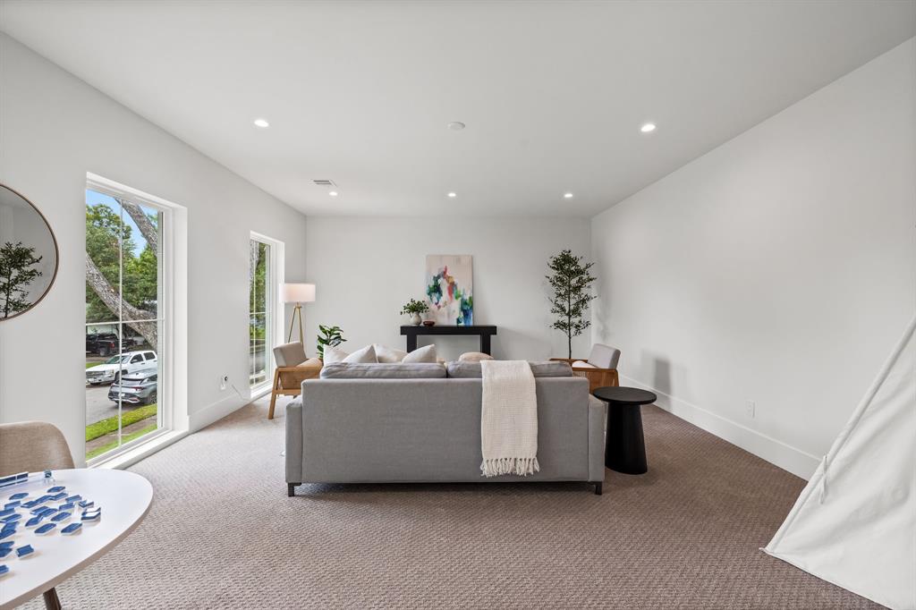 9124 Lynbrook Drive Dallas, TX 75238 - Photo 19 of 24