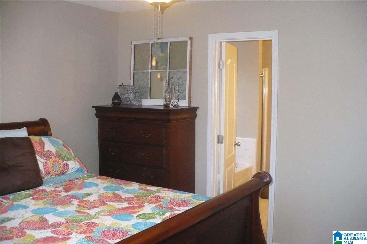 979 Hickory Street Moody, AL 35004 - Photo 11 of 20