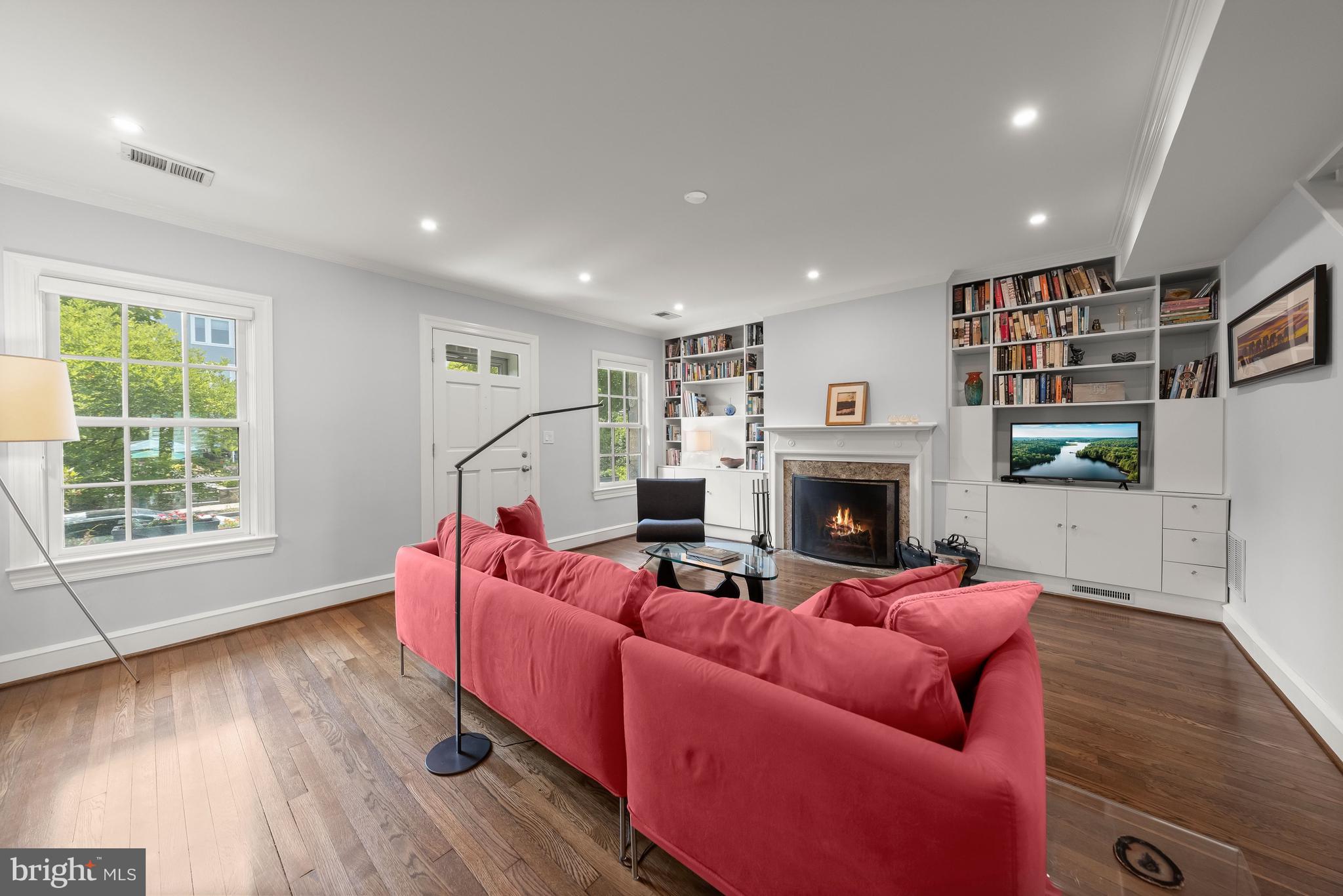1819 37th Street Northwest Washington, DC 20007 - Photo 3 of 24