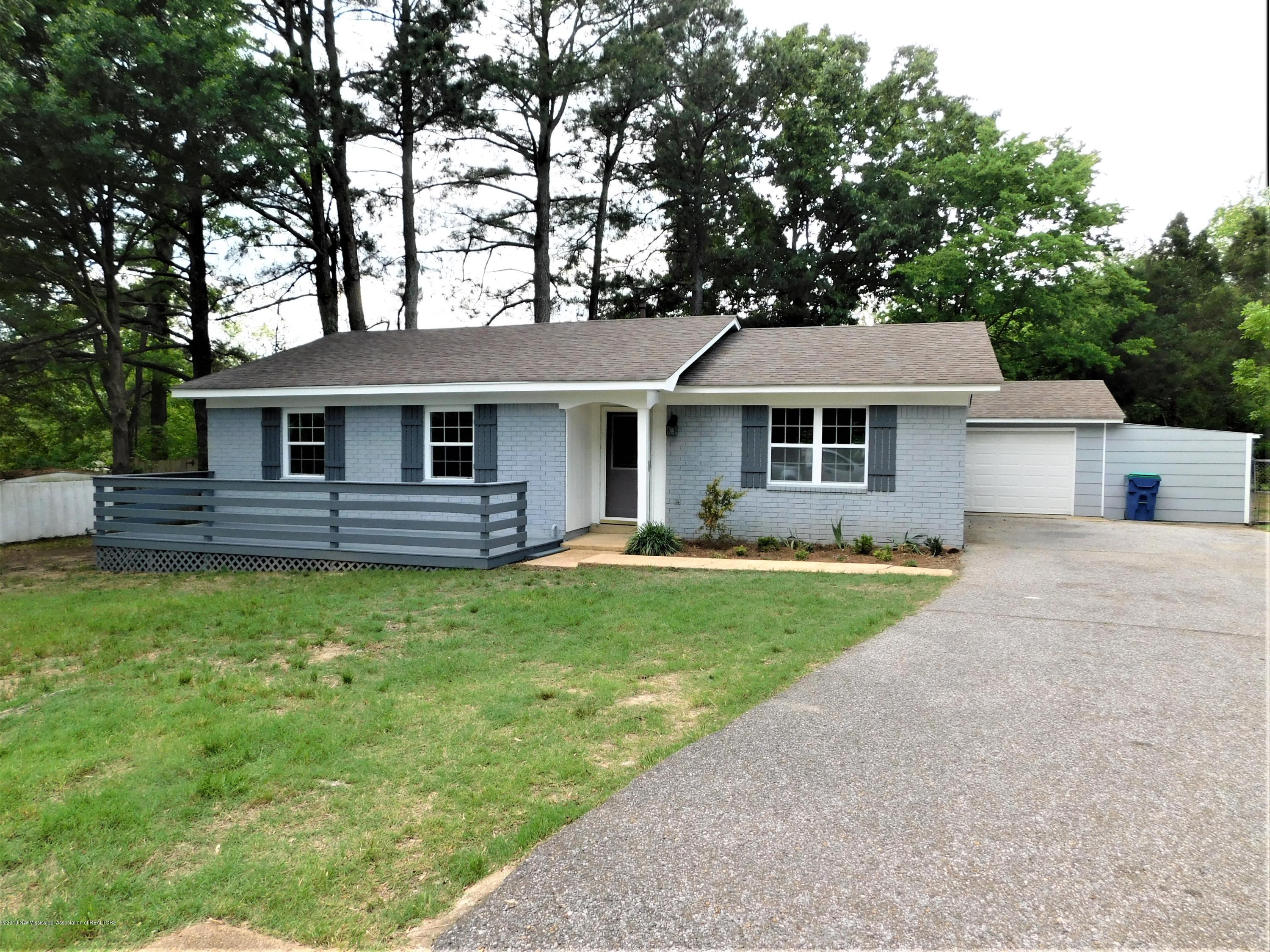 230 East Oak Grove Road Hernando, MS 38632 - Photo 2 of 44 front